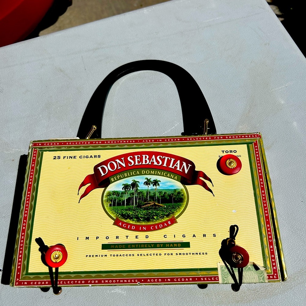 Cigar purse